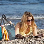 produit-plage-femme-blonde-var